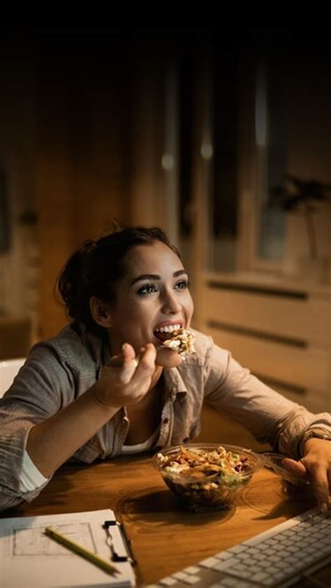 Research Reveals Negative Health Effects of Late Night Eating.